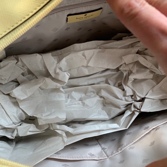 Authentic KATE SPADE Saffiano leather zip top Tote/Flower charm - Picture 11 of 14